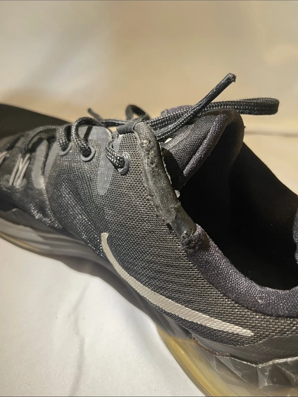 Kobe zoom Nike Men’s Black Athletic Trainers with Gum Sole Accent